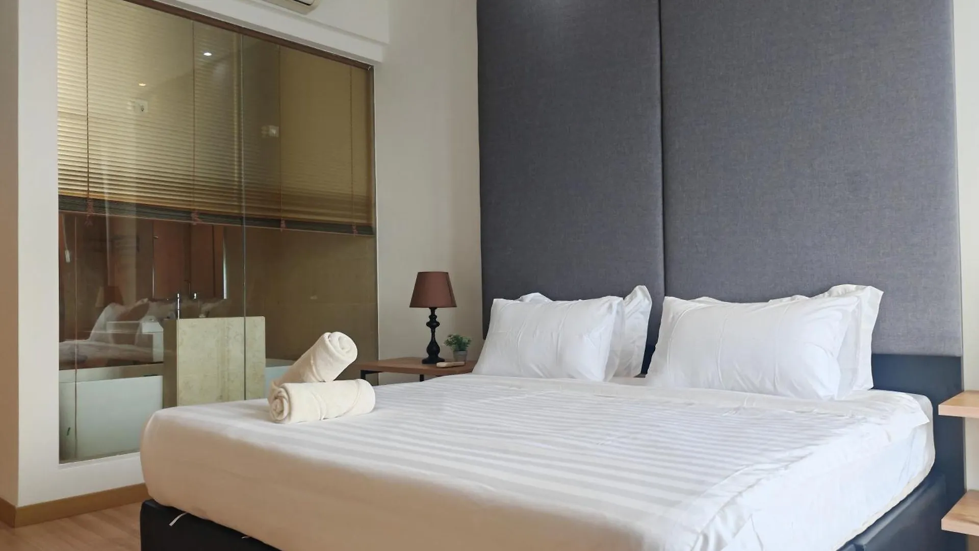Luxe Romance With Seaview & Bathtub - Jazz Suites By Ocean Luxe Tanjung Tokong Διαμέρισμα
