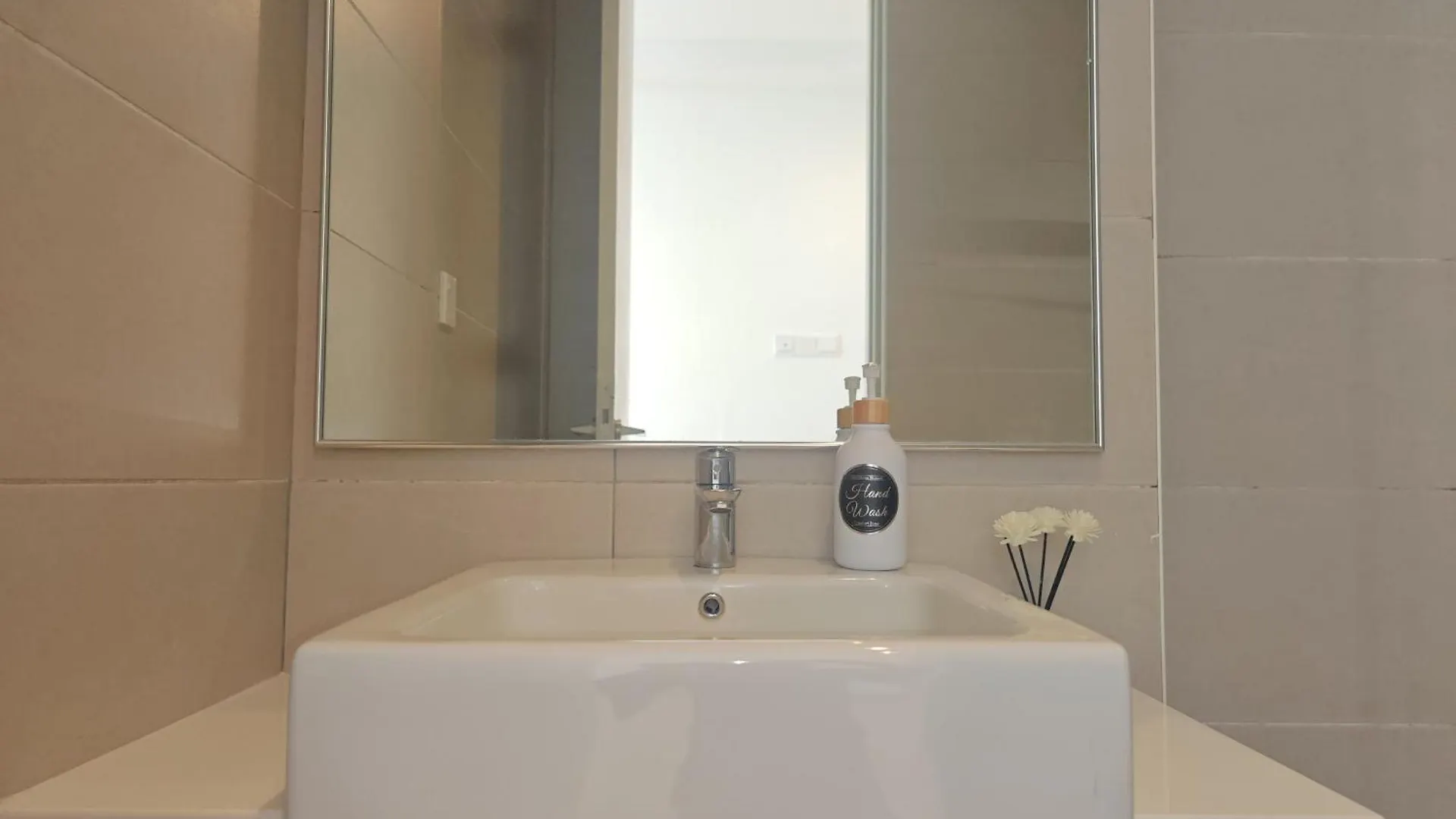 Luxe Romance With Seaview & Bathtub - Jazz Suites By Ocean Luxe Tanjung Tokong